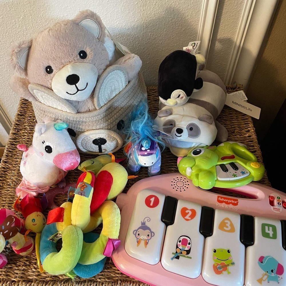 Baby Toy Lot Little Girl Musical Fisher Price Piano Canvas Basket Plush Blanket